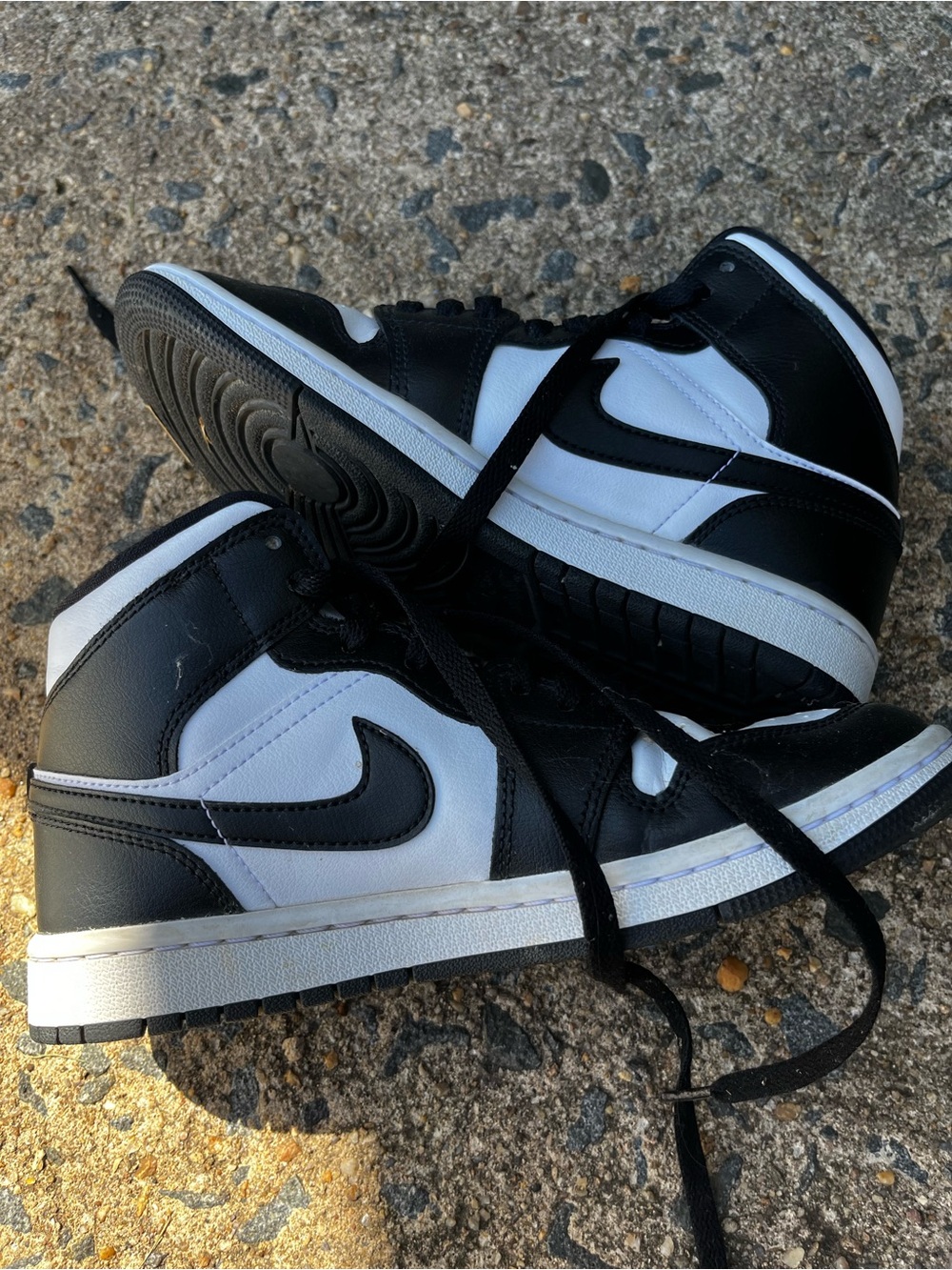Jordan’s Men’s mid 1 panda Black/White High-Top Sneakers